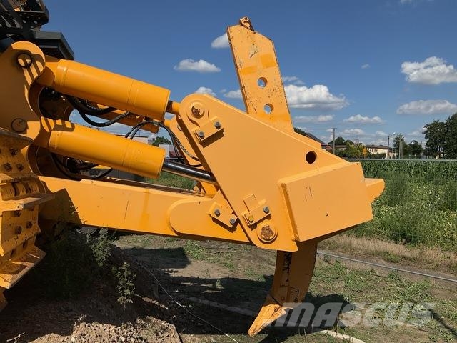 Dressta TD25M Buldozer sobre oruga