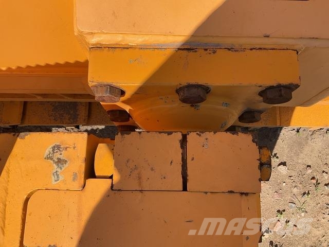 Dressta TD25M Buldozer sobre oruga