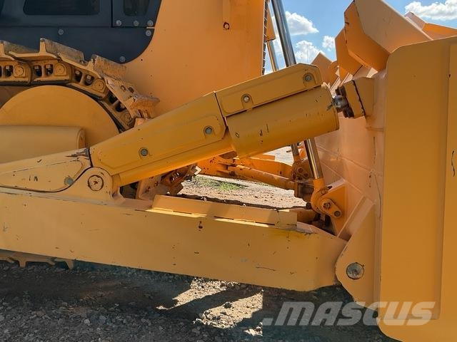 Dressta TD25M Buldozer sobre oruga