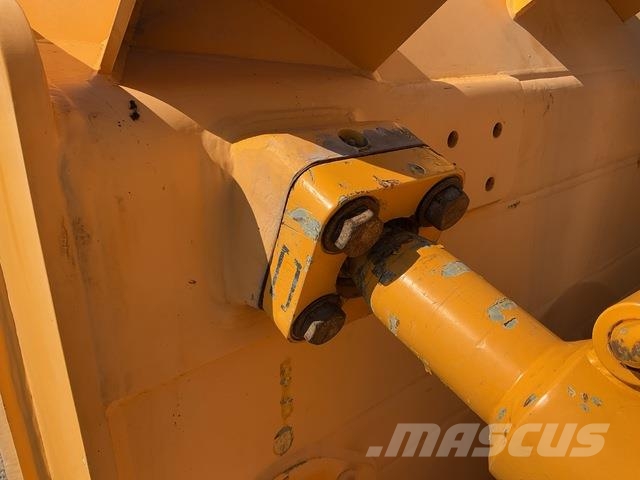 Dressta TD25M Buldozer sobre oruga