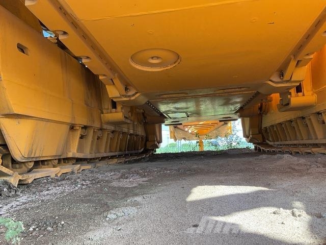 Dressta TD25M Buldozer sobre oruga