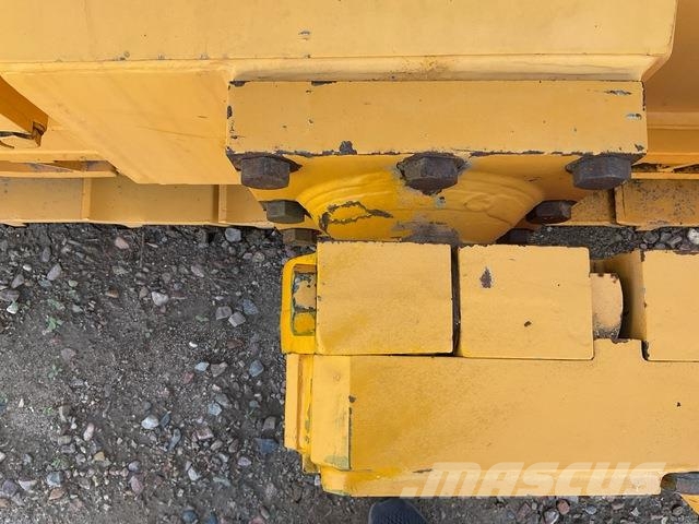 Dressta TD25M Buldozer sobre oruga