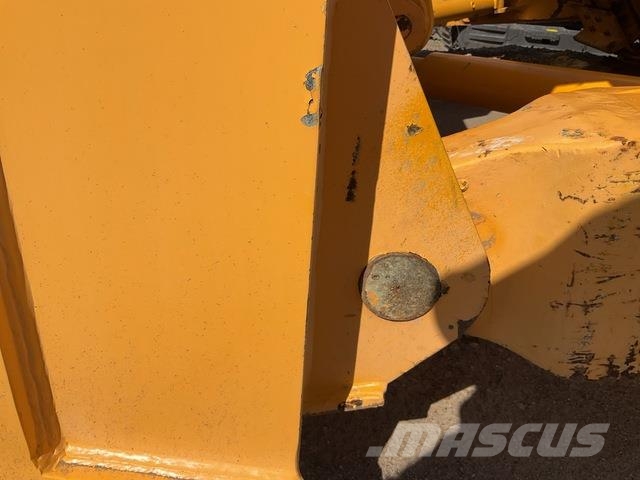 Dressta TD25M Buldozer sobre oruga