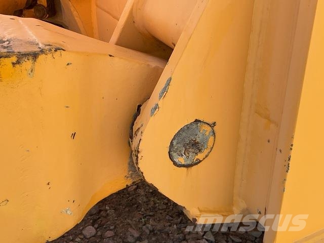 Dressta TD25M Buldozer sobre oruga