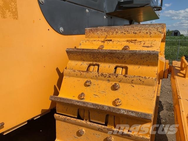 Dressta TD25M Buldozer sobre oruga