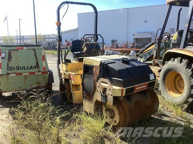 Dynapac CC122 双轮压路机