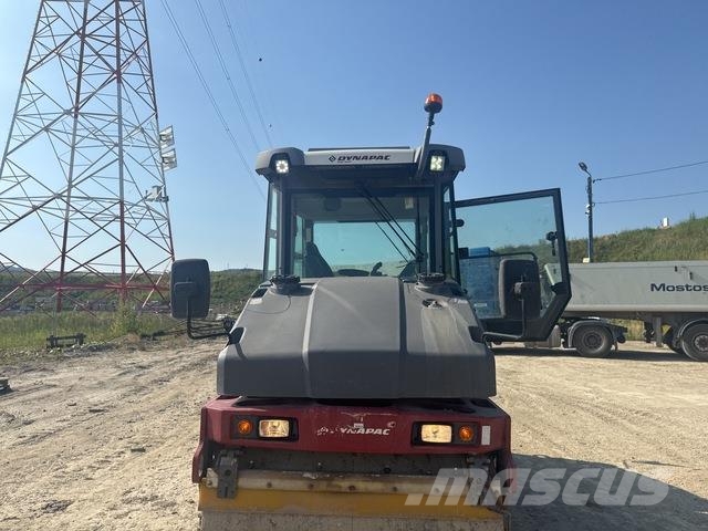 Dynapac CG2300 Rodillos de doble tambor