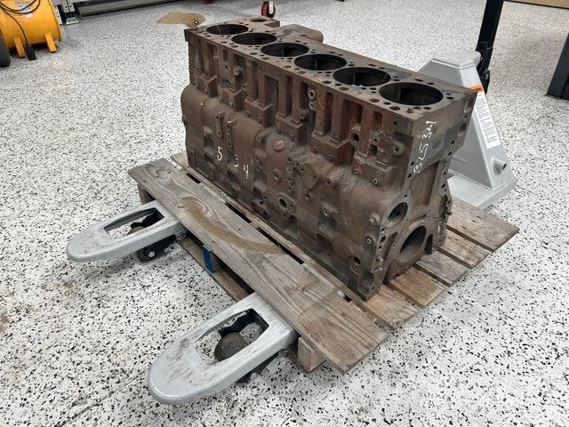  Engine Block Építőipar - Egyebek
