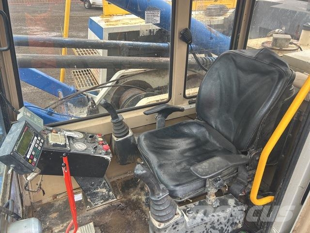 Enteco 8018 رافعات مجنزرة