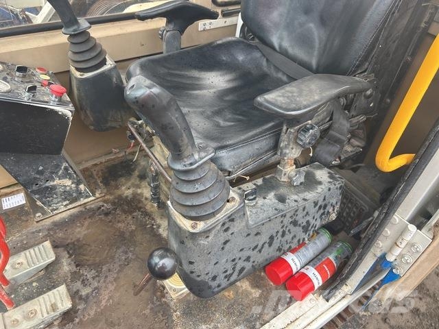 Enteco 8018 رافعات مجنزرة