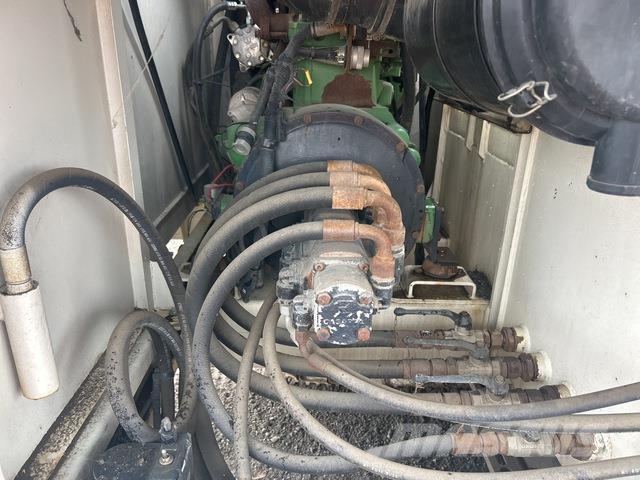 Enteco 8018 رافعات مجنزرة