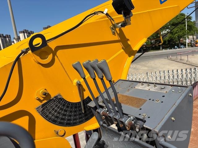 FAW J6L-180 Kamioni sa kranom