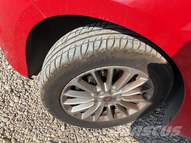 Fiat Tipo Sedan Personbiler