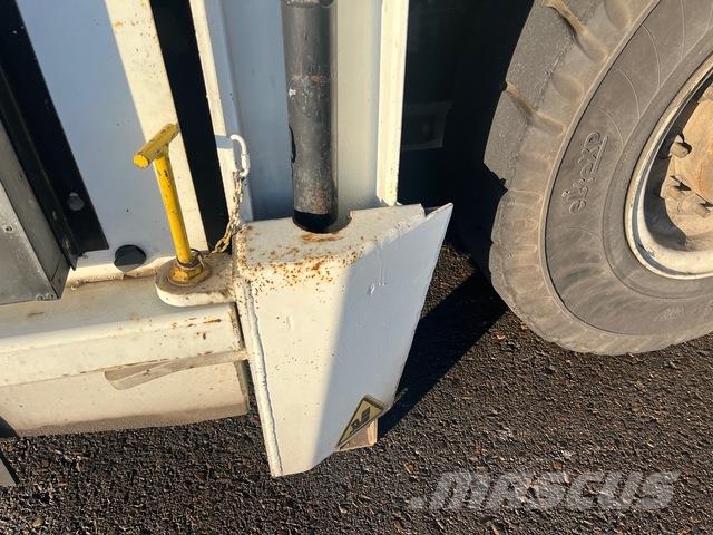 FMC Commander 30 Валачещи камиони