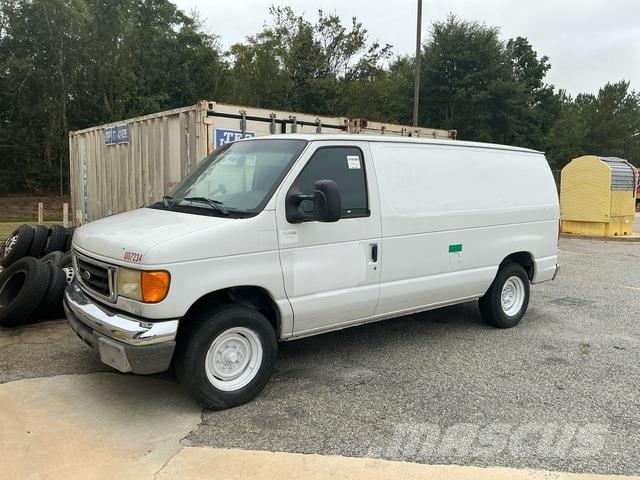 Ford E-150 Utilitara