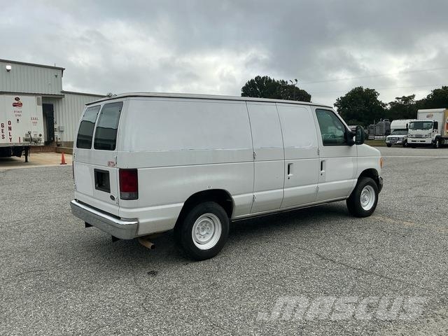 Ford E-150 Utilitara