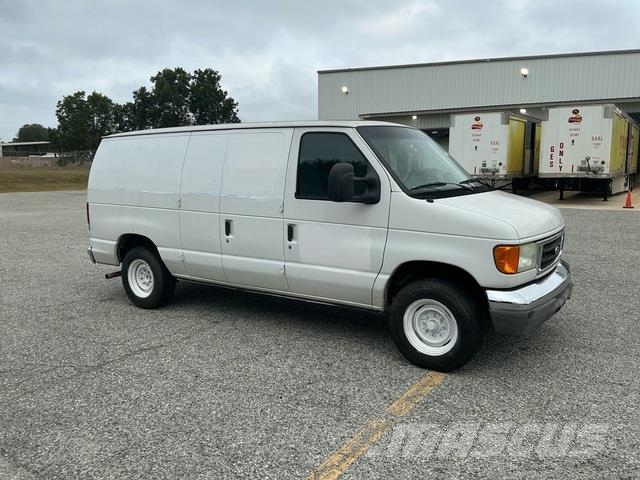 Ford E-150 Utilitara