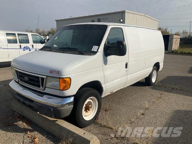 Ford E-150 廂式貨物運輸車