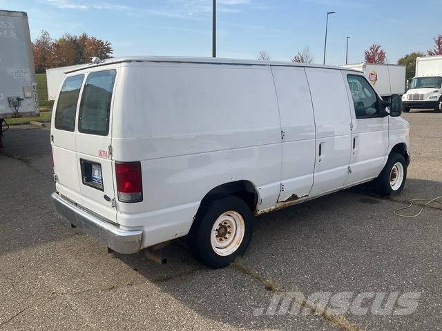 Ford E-150 Busy / Vany