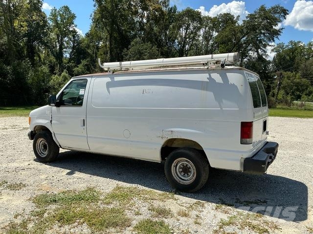 Ford E-250 Kaubikud