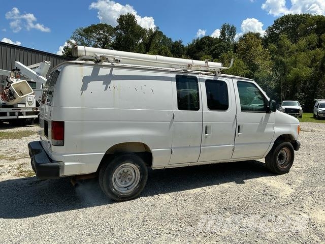 Ford E-250 Kaubikud