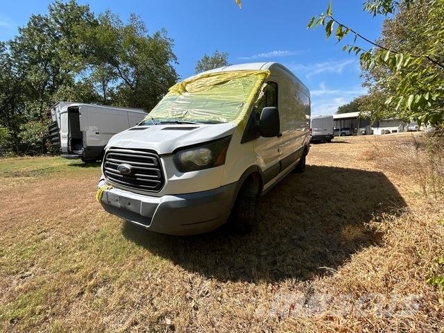 Ford E-250 패널 화물차