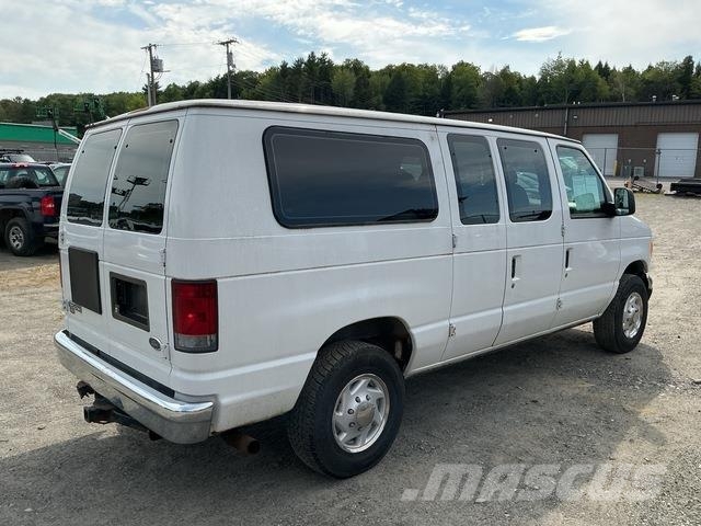 Ford E-250 Econoline Transporterek
