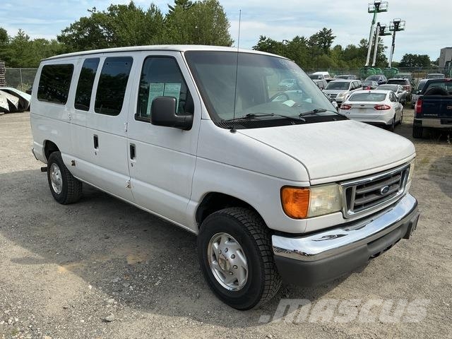 Ford E-250 Econoline Transporterek