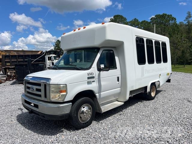 Ford E-350 Auto