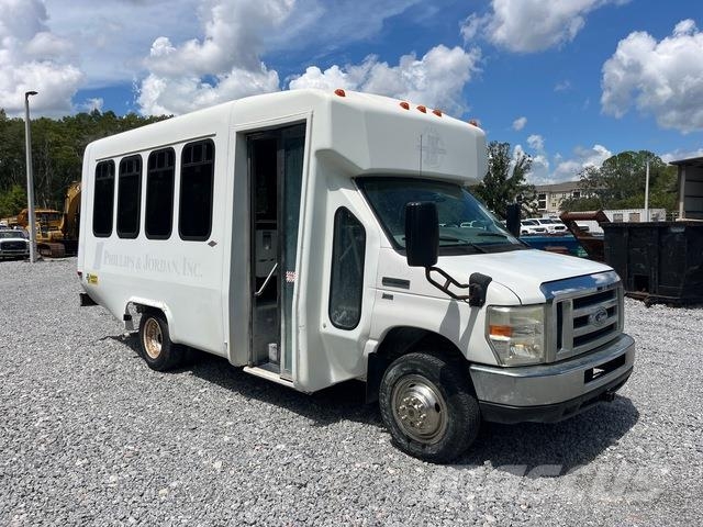 Ford E-350 Auto