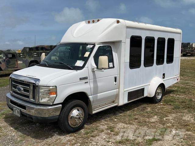 Ford E-350 Mikroautobusi