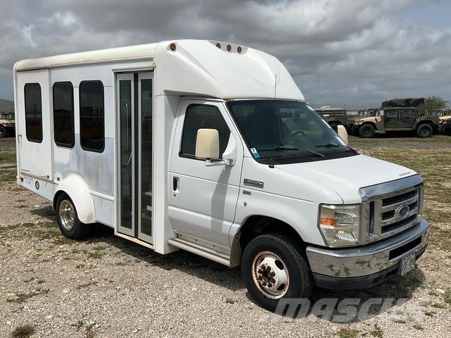 Ford E-350 Mikroautobusi