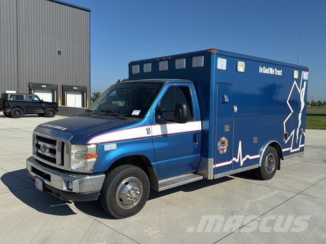 Ford E-350 Super Duty 救急車