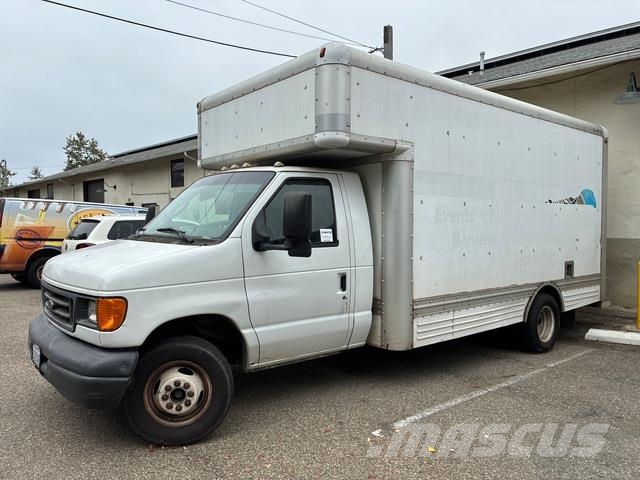 Ford E-450 Skříňová nástavba