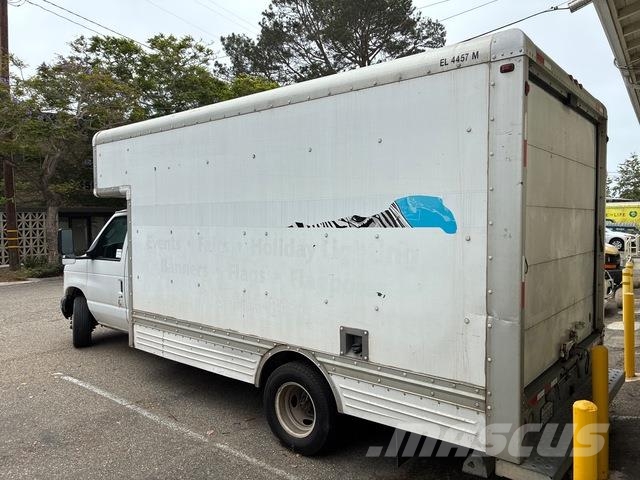 Ford E-450 Skříňová nástavba