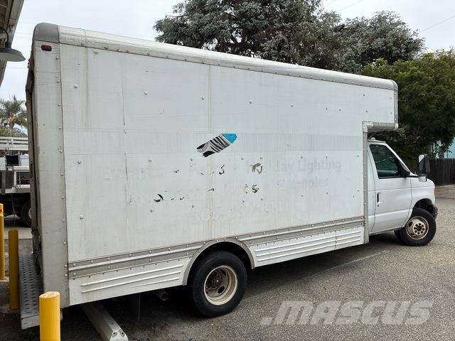 Ford E-450 Skříňová nástavba