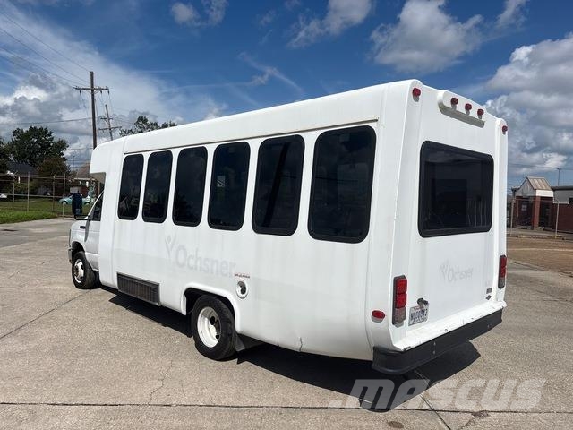 Ford E-450 Mini bus