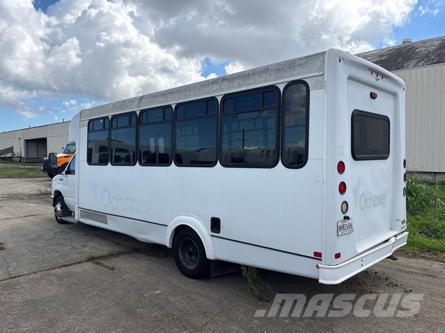 Ford E-450 Minibussen