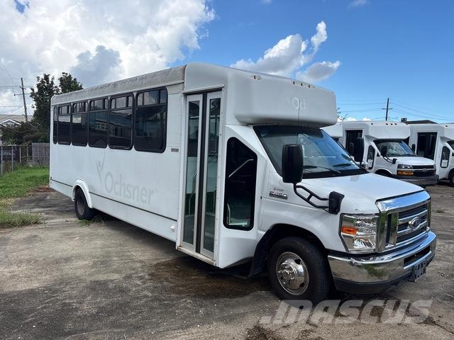 Ford E-450 Minibussen