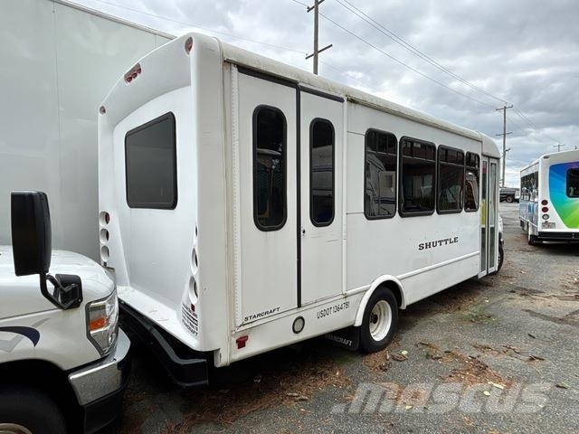 Ford E-450 Econoline حافلة صغيرة