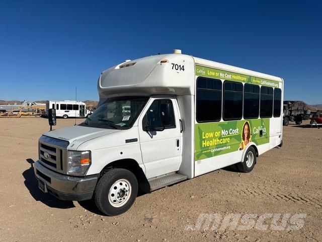 Ford E-450 Econoline Super Duty 迷你巴士
