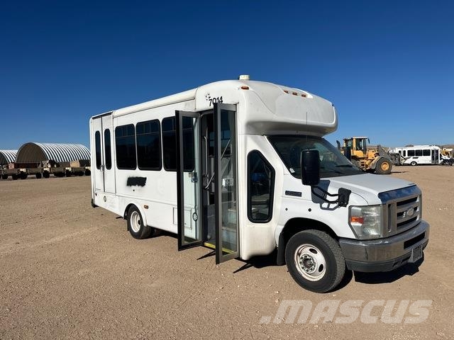 Ford E-450 Econoline Super Duty Mikroautobusai