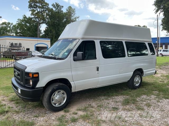Ford E250 Auto's
