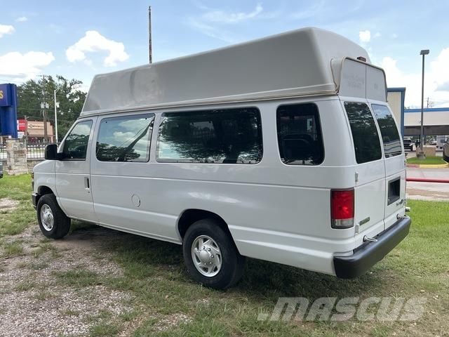 Ford E250 Auto's