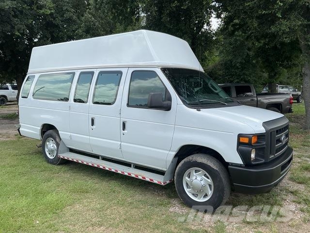 Ford E250 Auto's