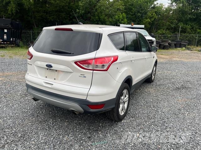 Ford Escape سيارات