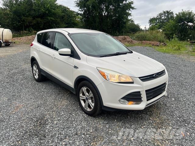 Ford Escape سيارات