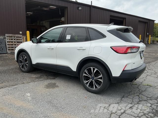 Ford Escape سيارات