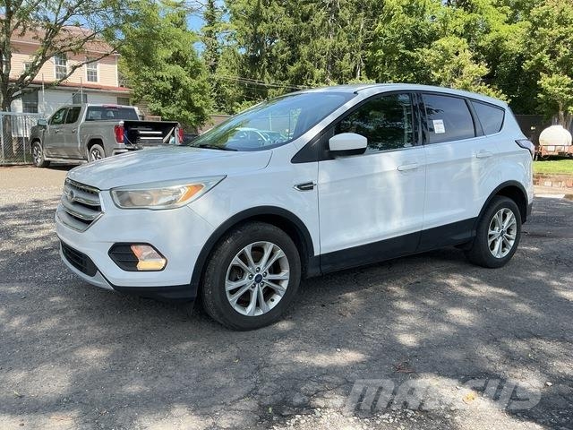 Ford Escape سيارات