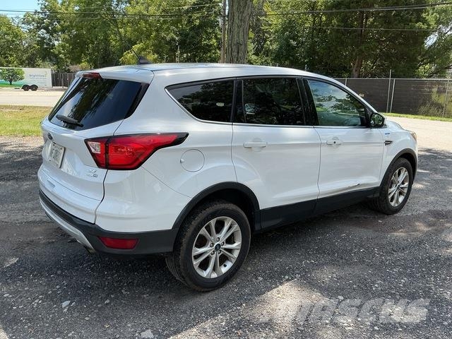 Ford Escape Osobní vozy